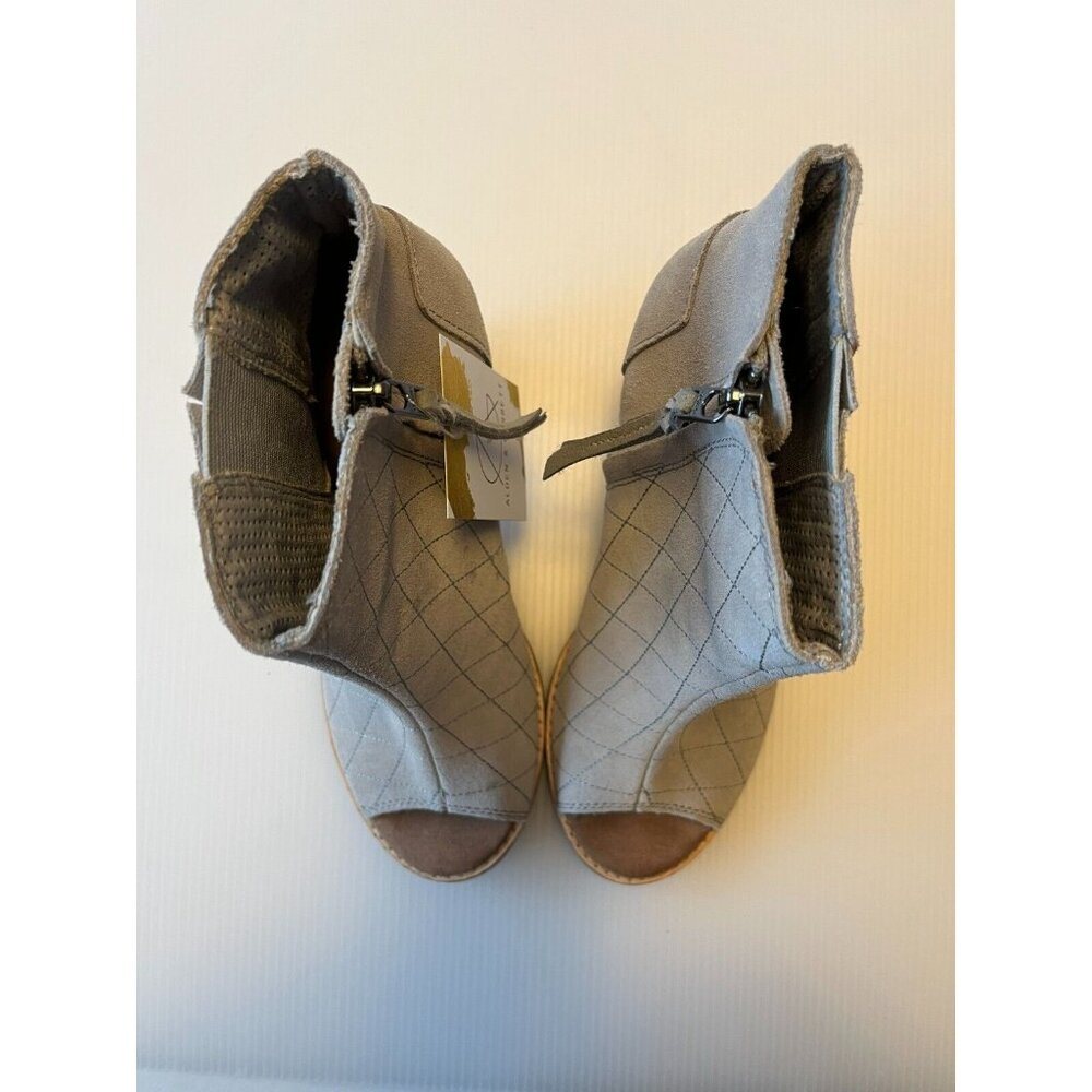 TOMS Gray Quilted Stitch Majorca Peep Toe Booties, Size 7.5 (US) - Picture 3 of 10